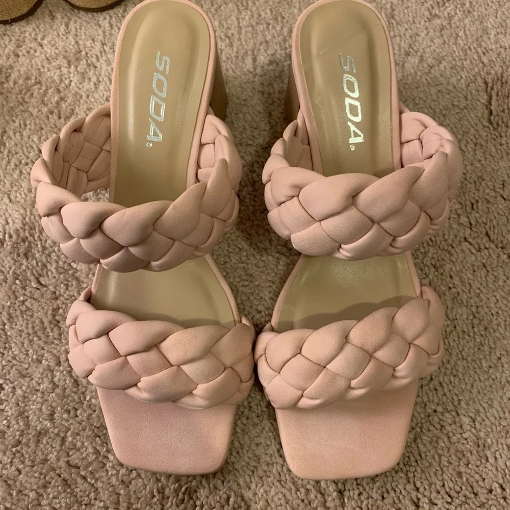 NWOB Soda Women's Blush Braided Heels - Picture 1 of 4